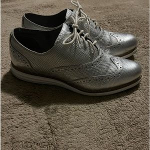 COLE HAAN ZeroGrand OS Women’s 7.5 metallic silver Wingtip Oxford sneakers shoes